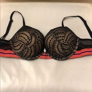 Bombshell Victoria’s Secret Bra